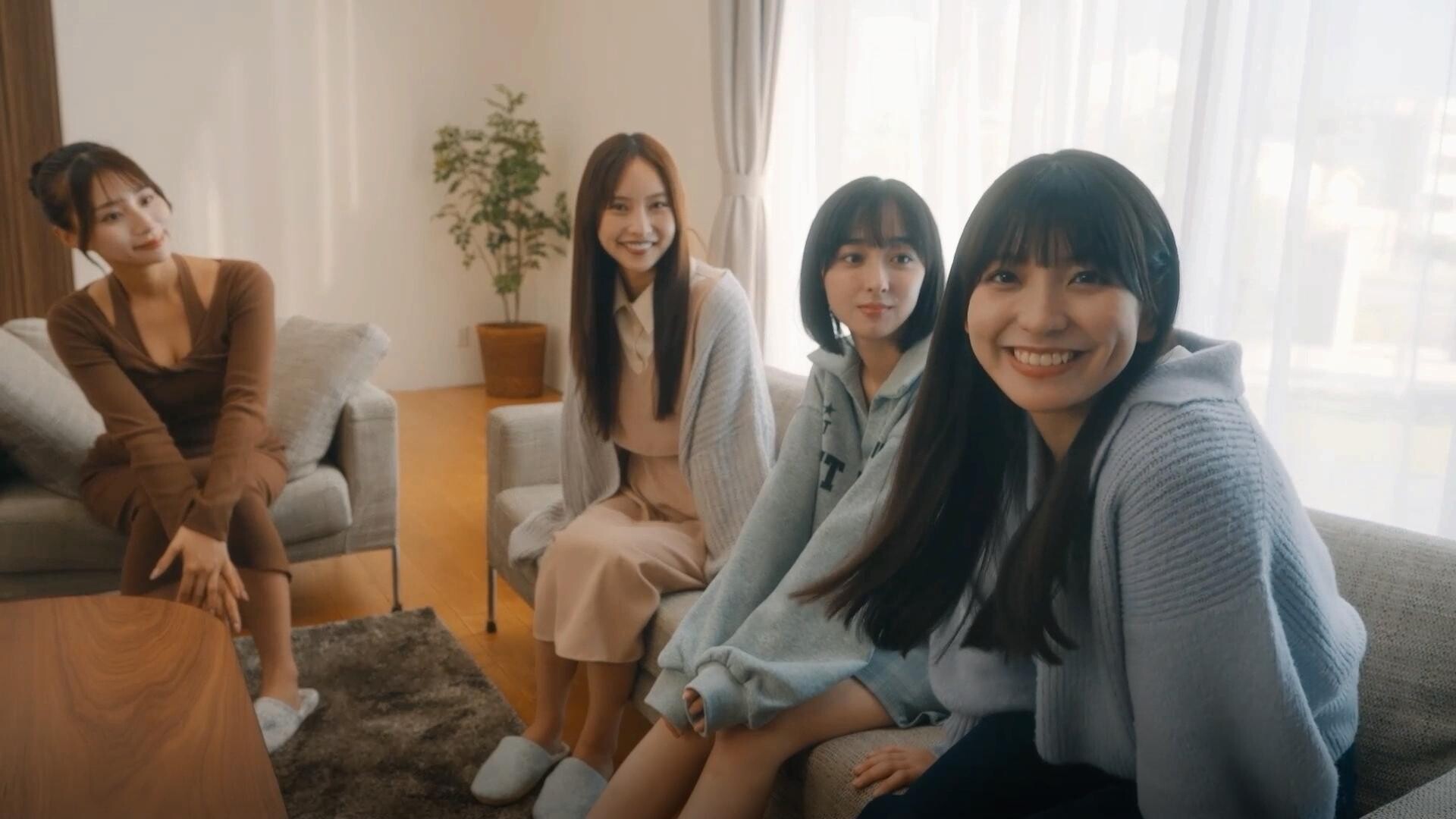 《嘟嘟嘟~恋爱信号响不停,美女室友们教我如何-神游资源网